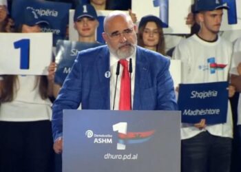 LaCivita në mbylljen e fushatës së PD: Votoni më 11 maj dhe lëreni pa punë Ramën