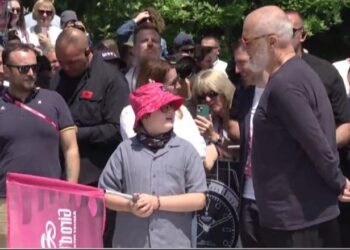 Fillon Etapa e Dytë e ‘Giro d’Italia’, Rama valëvit flamurin e nisjes