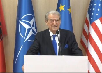 Pas disfatës së thellë, Berisha thërret mbledhje të jashtëzakonshme me drejtuesit politik të PD