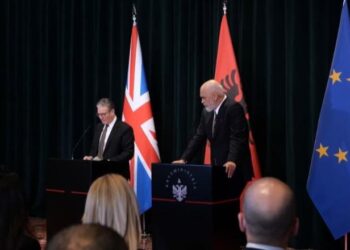 “Miti se shqiptarët janë problem për anglezët është gënjeshtër”, Starmer me Ramën: Task-Forca për emigracionin funksionoi