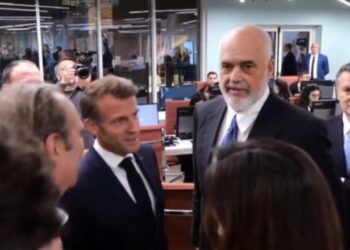 Live/ Kryeministri Rama dhe presidenti francez Macron vizitojnë Piramidën, inaugurojnë shkollën franceze të kodimit ‘Ecole 42’