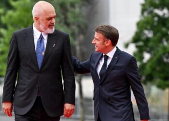 VIDEO / Rama pret Macron në Kryeministri, pritet të firmosen disa marrëveshje, merr pjesë edhe në Forumin Ekonomik
