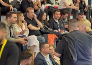 Tensionohet situata në numërimin e Lezhës, Manja përplaset me Këlliçin dhe Gjin Gjonin: Kujdes të kam fal njëherë…