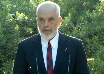 Rama paralajmëron socialistët: Do bëjmë lëvizje në udhëheqjen e partisë dhe në qeveri