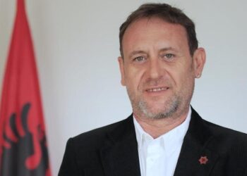 Qeveria shkarkon nga detyra kryetarin e qendrёs kombёtare tё kinematografisё, Eol Çashku