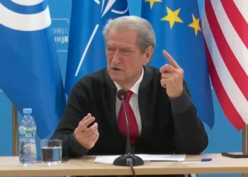 “Grabitja më e madhe e votës në histori”/ Berisha me drejtuesit politikë: Vota u shndërrua në krim