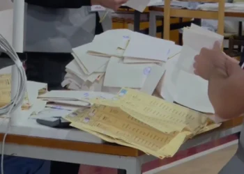 Numërohen 183 nga 198 kuti në Gjirokastër/ Sa mandate sigurojnë PS dhe PD