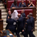 Deputeti italian shfaqet në Parlament i veshur si fantazmë për “të trembur” Melonin