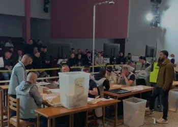 Vijon numërimi i votave preferenciale në Tiranë/ Tabaku futet në Kuvend, ikën Erald Kapri i Mundësisë