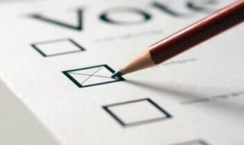 Përfundon orari zyrtar i votimit! Procesi vijon ende, në disa QV ka akoma qytetarë që po votojnë