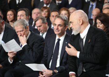 “Greqia po saboton zgjedhjet në Shqipëri”/ Gazetari: Ka një teori se fqinjët tanë po ndihmojnë opozitën