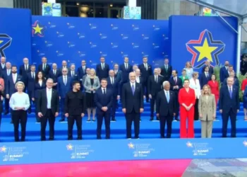 Samiti në Tiranë, realizohet fotoja familjare e liderëve, Rama krah Macron dhe Costa