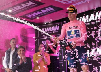 Fitoi Etapën e Parë të ‘Giro d’Italia’ në Tiranë, Pedersen: E mrekullueshme të veshësh fanellën rozë