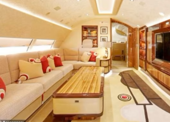 Një “kullë Trump në qiell”/ Brenda “Air Force One” me 5 kuzhina, 11 tualete dhe 40 TV, dhuratë për presidentin e SHBA