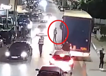 VIDEO / Të tjera pamje nga dhuna e Nallbatëve, shoferi i kamionit u godit edhe në sy të Policisë