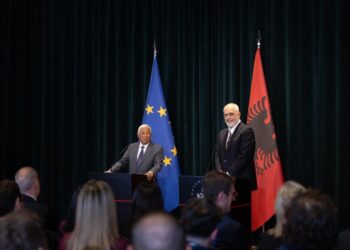 Ta kuptosh Shqipërinë si evropian, falë një kanoçeje Coca Cola