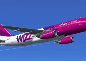 Avioni Londër-Tiranë bllokohet për 90 minuta! Mediat: Stafi i “Wizzair” akuzoi gabimisht pasagjerin për…
