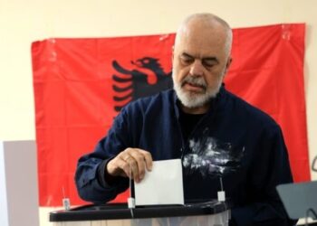Rama ironizon Berishën për “Politico”: Të punësosh LaCivita dhe të mendosh se bëhesh Trump është si të marrësh një parukier hollivudian dhe të bëhesh Brad Pitt