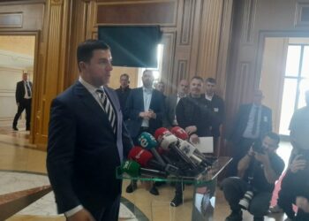 Krasniqi pas takimit me Kurtin: S’jam i bindur se do ta ndërrojë Haxhiun