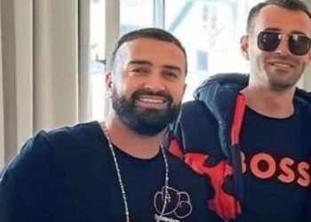 U arrestua për vrasjen në Vlorë, Eris Mehmetaj djali i “kokës” së fushatës së Berishës në njësinë nr. 2 në Tiranë! Lidhja me Roan Brahimin dhe jeta në Dubai