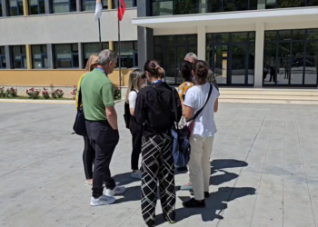 Më pak se 17 orë nga hapja e qendrave të votimit/ Nis shpërndarja e materialeve zgjedhore në disa qarqe, 5 grupe të OSBE-ODIHR në Vlorë