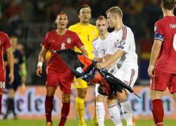 500 mijë lekë për një biletë/ Tifozët do të duhet të paguajnë shumë për të ndjekur ndeshjen e Shqipërisë me Serbinë