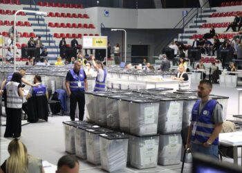 Zgjedhjet/ KQZ bën bilancin: Votuan 1.4 milionë shqiptarë dhe mbi 196 mijë emigrantë. Ja sa fletë rezultuan të pavlefshme