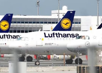 Incident në ajër/ Avioni me 200 pasagjerë në bord mbetet 10 minuta pa pilot