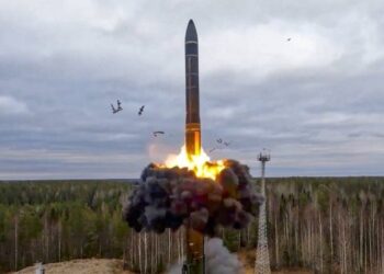 Paralajmëron Ukraina: Rusia do të testojë një raketë balistike ndërkontinentale
