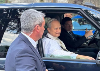 Refuzon Fiat 500 e Françeskut, zbulohet makina që do të mbajë Papa Leoni