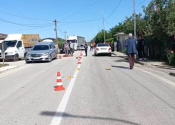 Makina i merr jetën 92-vjeçarit te dera e shtëpisë, arrestohet shoferi 18-vjeçar