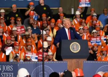 Trump ‘godet’ sërish! Dyfishon tarifat për çelikun dhe aluminin, premton bonus për punëtorët amerikanë