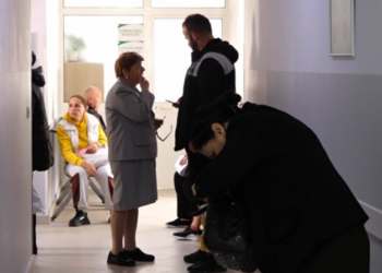 Plakja e popullsisë me ritme të shpejta, në Shqipëri mungon mjeku specialist për të moshuarit