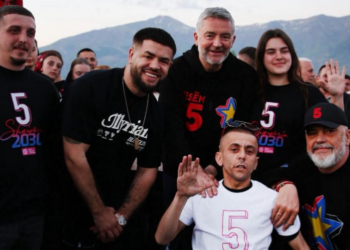 Rama poston foton nga takimi elektoral përmbyllës për qarkun Dibër: Ishte zjarr!