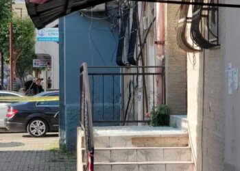 Vrasja në Durrës, dalin pamjet nga vendngjarja, gjurmë plumbash mbi xham