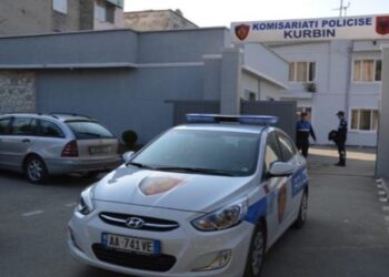 Të shtëna me armë zjarri në Laç, raportohet për disa të plagosur, policia në vendngjarje