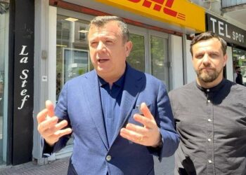 Balla thirrje shqiptarëve nga zyrat e DHL në Athinë: Shfrytëzoni pesë ditët e mbetura për këtë moment historik