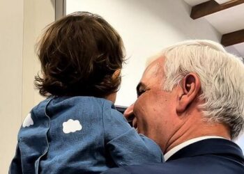 Fatmir Xhafaj voton në Parkun Olimpik, i shoqëruar nga bashkëshortja dhe mbesa