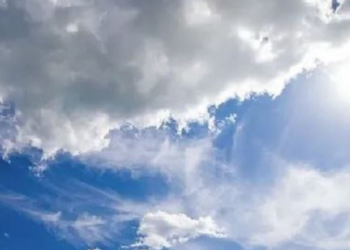 Reshje lokale dhe erëra të forta në disa zona të vendit, ja parashikimi i motit për këtë të diel