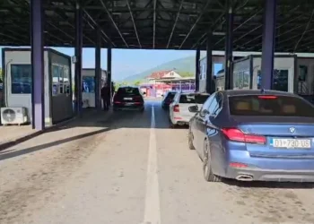 Rritja e temperaturave, fluks i lartë udhëtarësh në pikën kufitare të Morinës gjatë fundjavës