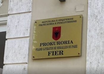 Punonjësi humbi jetën pasi ra në kontakt me energjinë, prokuroria Fier çon në gjyq ndërtuesin dhe 2 zyrtarë vendorë