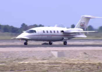 Bëhet fluturimi certifikues në Aeroportin e Vlorës, Rama: Në Kukës, kompania “Air Kosova”