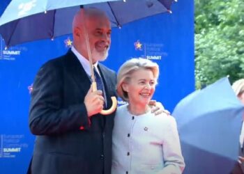 Tiranë, von der Leyen me Ramën: Do të ushtrojmë trysni mbi Putinin derisa të arrijmë paqen