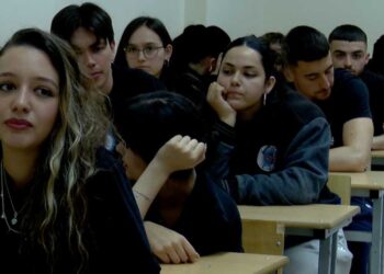 Drejt universiteteve, maturantët mes pasionit dhe realitetit të tregut