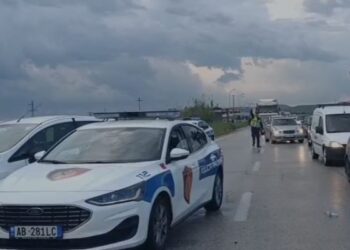 Aksident i rëndë në Fier, makina përplas për vdekje këmbësorin