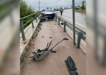 Aksident në Pogradec, makina përfundon në korsinë e biçikletave dhe…