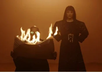 VIDEO / Rama uron Shqipërinë në Eurovision: Beatriçe dhe Kola, krenaria jonë sonte