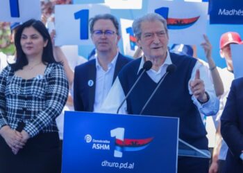 Berisha falenderon socialistët: Jeni dëshmi e shkërmoqjes së Edi Ramës!