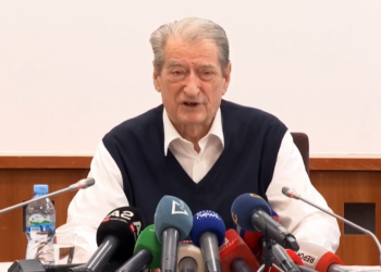 “Kontrata e lobimit 100% e bazuar në ligj”/ Berisha fshihet pas demokratëve: Synojmë mbrojtjen e kauzave të popullit opozitar nga një narkodiktator
