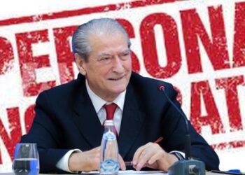 Skandali me kërkesën për vizë amerikane të Berishës, gazetari denoncon se një pjesë e firmave janë të falsifikuara